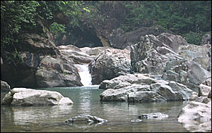 惠州南昆山川龙峡漂流